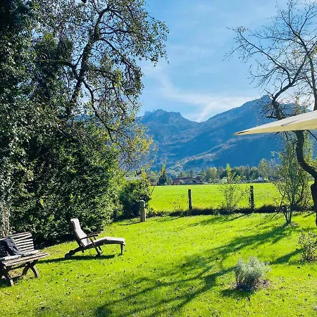 Happy Family: Mountain Retreat With Spacious Garden