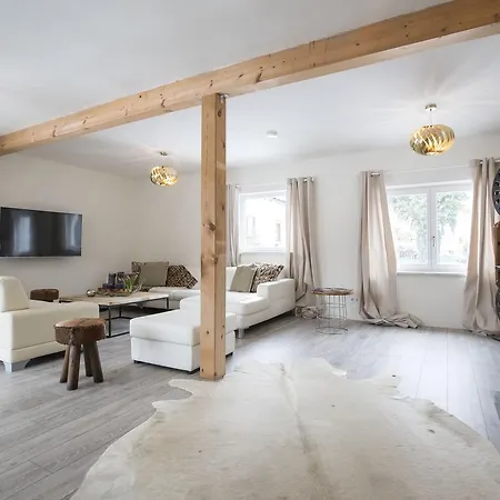 Happy Family: Mountain Retreat With Spacious Garden Golling an der Salzach