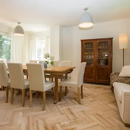Happy Family: Mountain Retreat With Spacious Garden Holiday home *